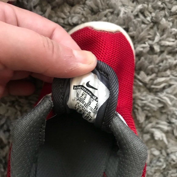 Nike Roshe Run Red toddler 8C - Picture 4 of 4